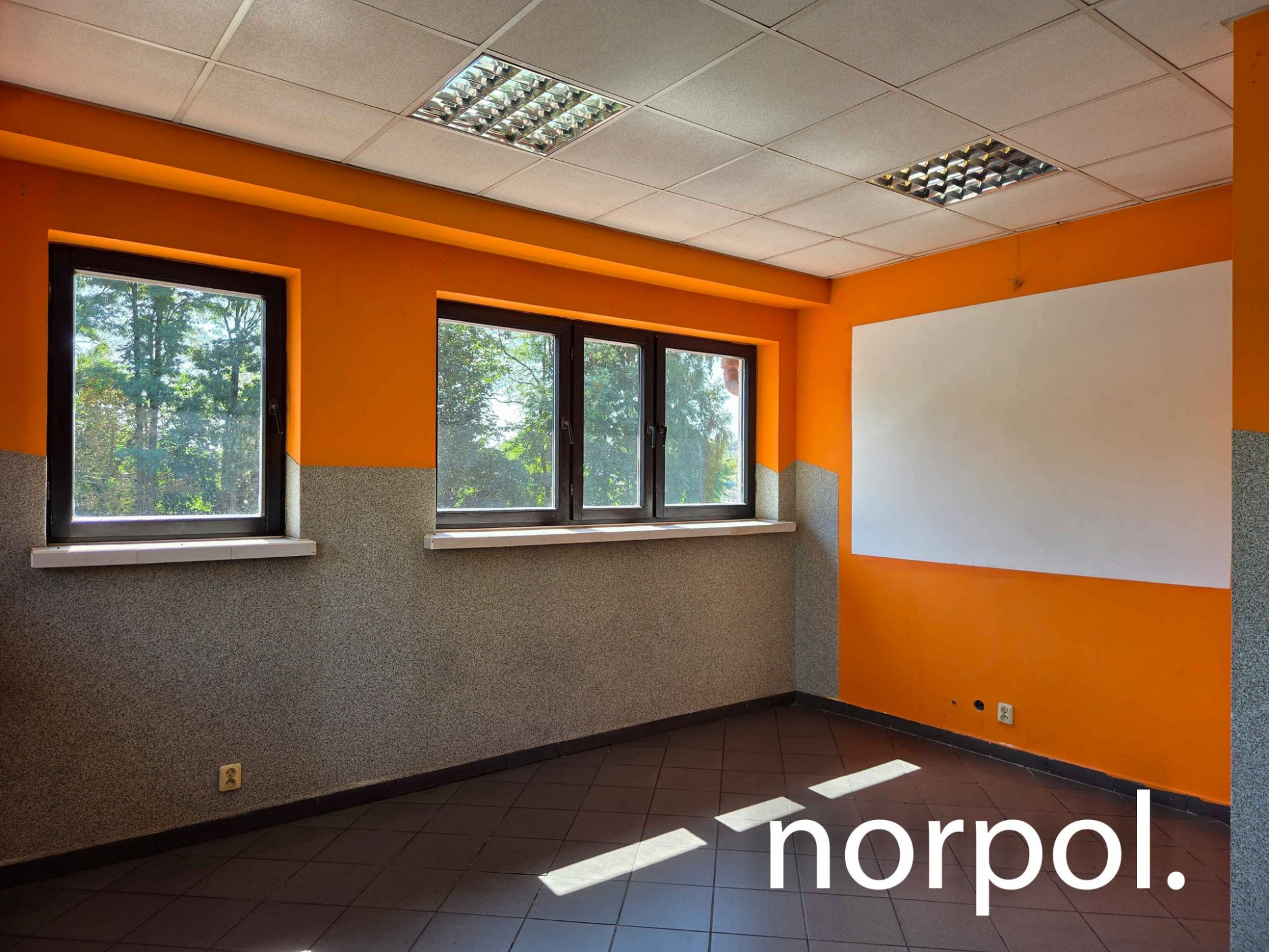 Lokal biurowy / usługowy, duży, jasny, widoczny, 40m2 Krzeszowice Krzeszowice - zdjęcie 2