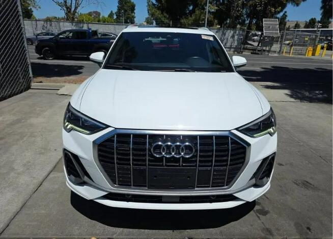 Audi Q3 Bogata wersja wyposażenia / Quattro / S-Line / niski przebieg Cieszyn - zdjęcie 2