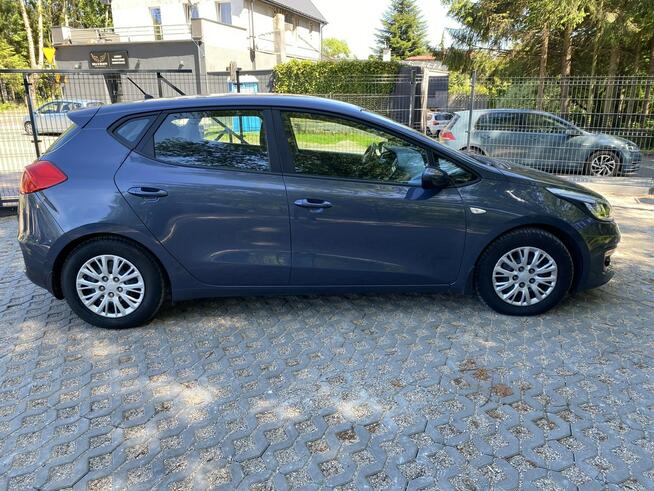 Kia Cee'd benzyna I rej. 2017 przebieg 57500 km Kobylnica - zdjęcie 7