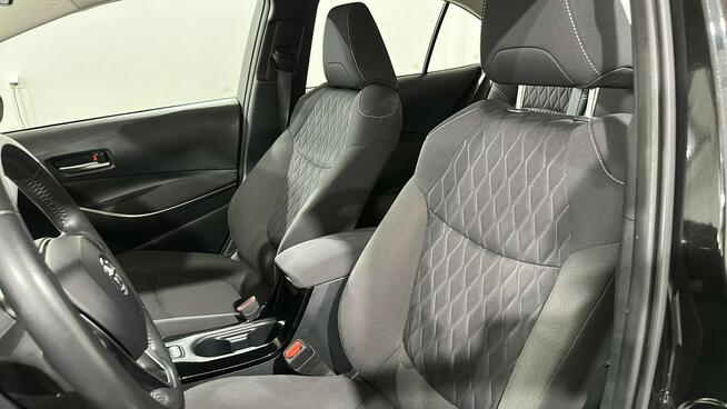TOYOTA Corolla 1.8 Hybrid 122 KM e-CVT Active Swarzędz - zdjęcie 12