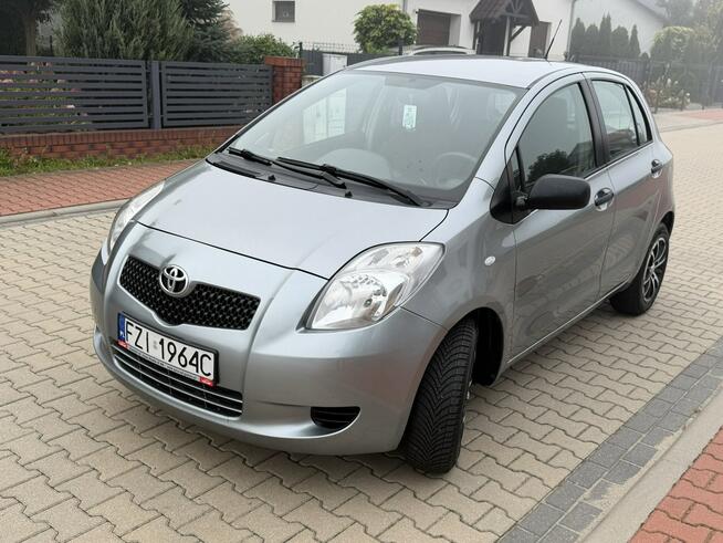 Toyota Yaris 2008 1.3 Benzyna Klima Zarejestrowany Gostyń - zdjęcie 3