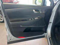 Hyundai Santa Fe w wersji Platinum z Napędem na Cztery Koła Piła - zdjęcie 8