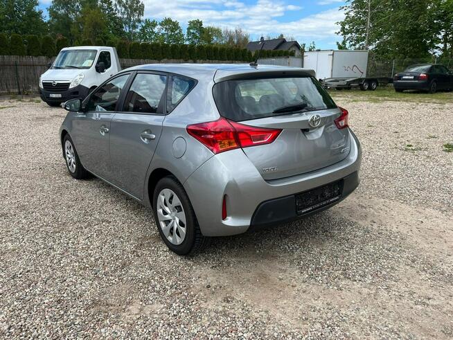 Toyota Auris 1,3 Benzyna 2014r 99KM Białogard - zdjęcie 10