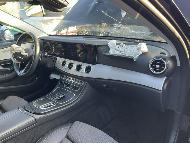 Mercedes E 220 AMG mHEV 4 Matic Kamery360 Podgrzewanie Skóra Gliwice - zdjęcie 10