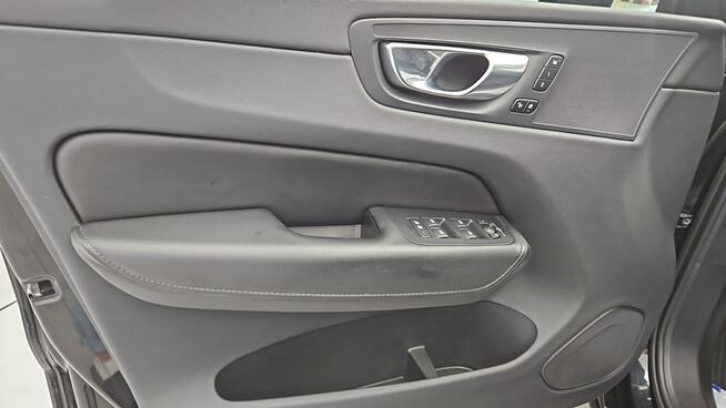 Volvo XC 60 B4 D Plus Dark aut ! Z Polskiego Salonu ! Faktura Vat ! Warszawa - zdjęcie 10