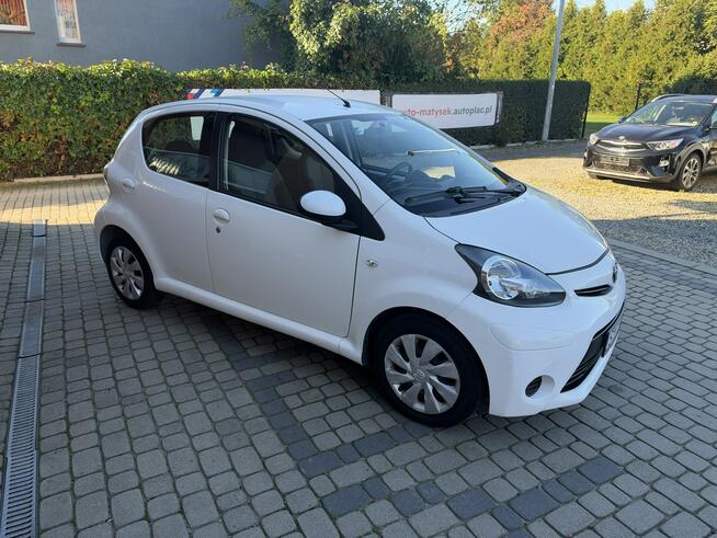 Toyota Aygo 1,0 68KM  Klimatyzacja  Bluetooth Orzech - zdjęcie 4