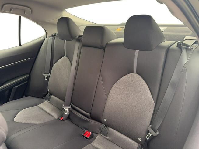 Toyota Camry 2.5 Hybrid Comfort CVT Sedan Warszawa - zdjęcie 12