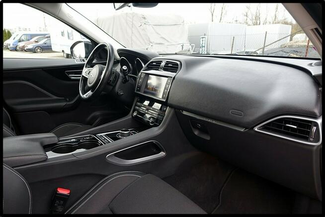 Jaguar F-PACE 2.0d R-Sport AWD 180KM* panorama*biXenon*navi Nowy Sącz - zdjęcie 10