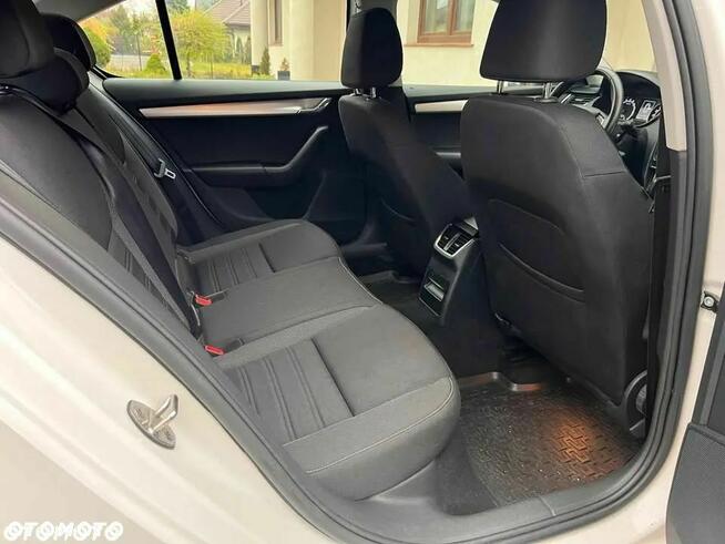 Skoda Octavia 1.6 TDI Ambition Płock - zdjęcie 8