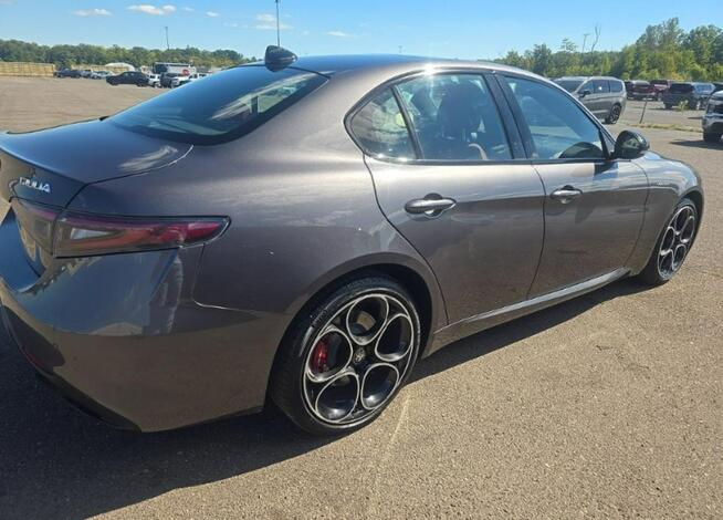 Alfa Romeo Giulia VELOCE / AWD / niski przebieg Chwaszczyno - zdjęcie 4