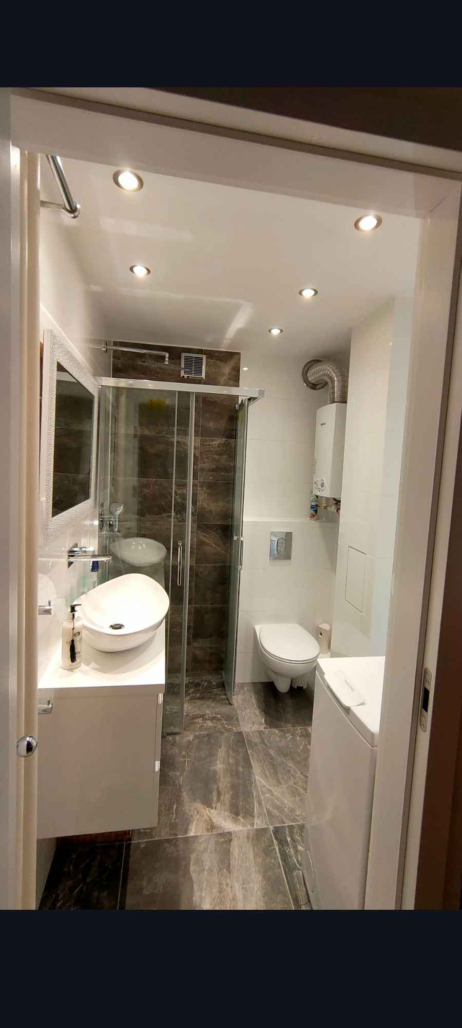 Sprzedam 2 pokojowe mieszkanie l piętro w 4 piętrowym bloku Dąbrowa Górnicza - zdjęcie 1