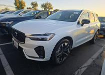 Volvo XC 60 Bogata wersja wyposażenia / AWD / B5