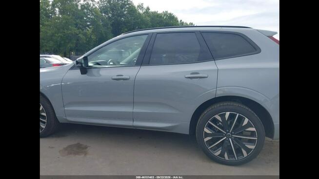 Volvo XC 60 Najwyższa wersja wyposażenia ULTRA / AWD / B5 Tarnów - zdjęcie 9