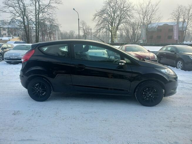 Ford Fiesta niski przebieg, serwis ASO, doinwestowane Tomaszów Mazowiecki - zdjęcie 8