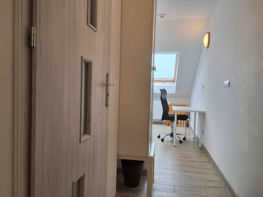 1pok, 18met, Okolice Koszarowej WINDA/2022 (Wrocław) Psie Pole - zdjęcie 2