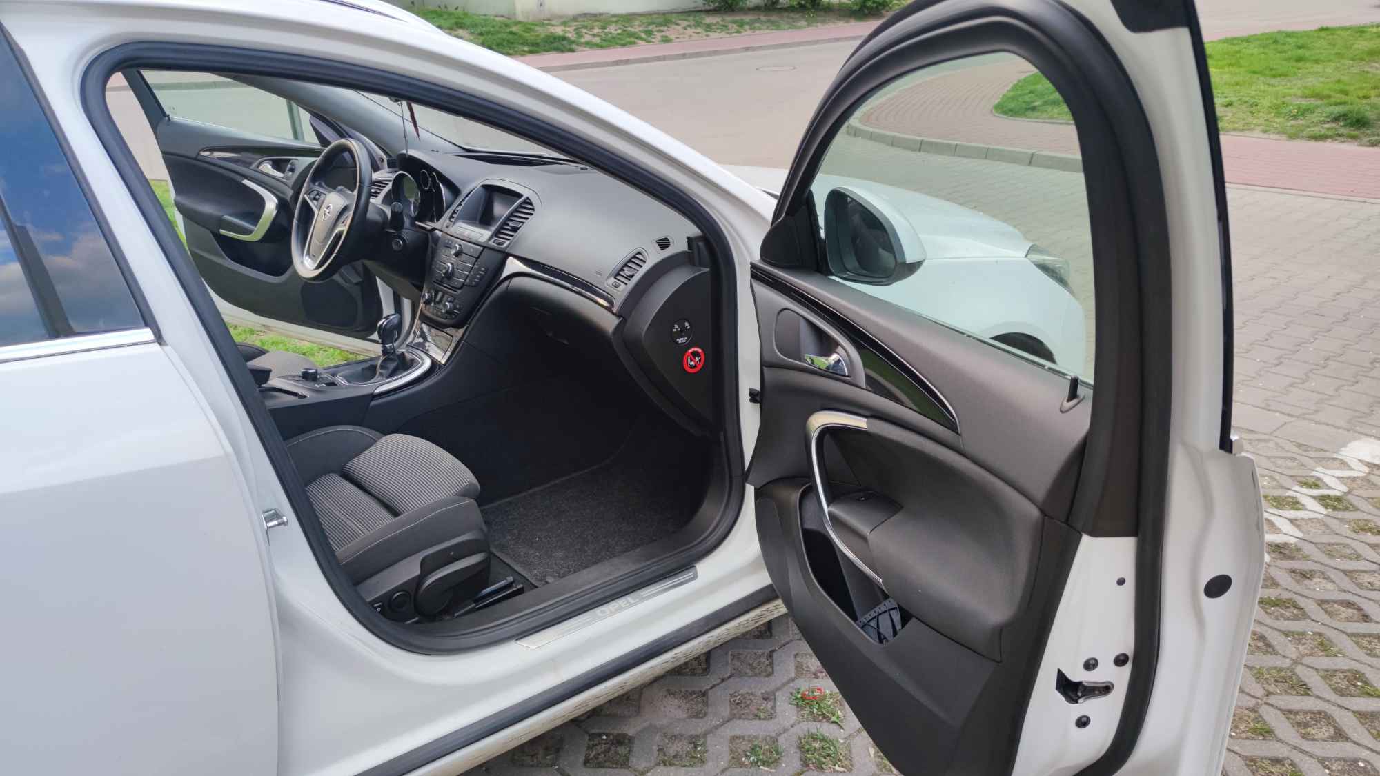 Opel Insignia 2.0 CDTI Sports Tourer Widzew - zdjęcie 10