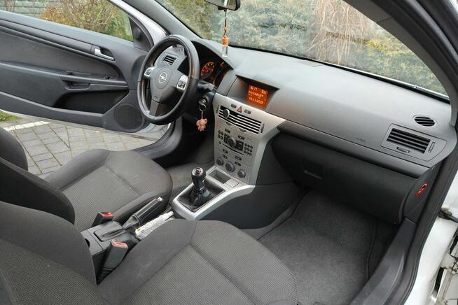 Opel Astra GTC 90KM benzyna 2009 r. Leżajsk - zdjęcie 8