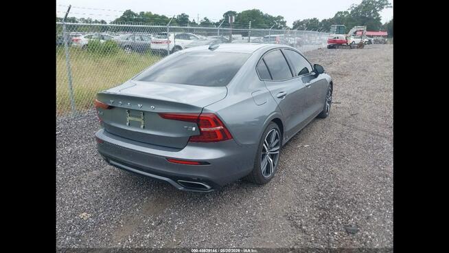 Volvo S60 R-DESIGN / AWD / T5 / niski przebieg Cieszyn - zdjęcie 4