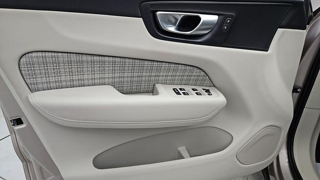 Volvo XC 60 2.0 Core 2WD ! Z Polskiego Salonu ! Faktura VAT ! Warszawa - zdjęcie 10