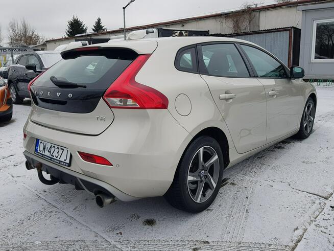 Volvo V40 2,0 T2 Benzyna Nawigacja Skóry Zarejestrowany Gwarancja Włocławek - zdjęcie 5