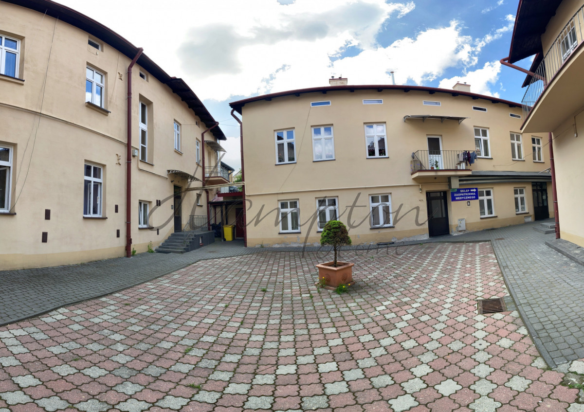 PRZEDWOJENNE KAMIENICE przy Dworcu PKP Przemyśl - zdjęcie 1