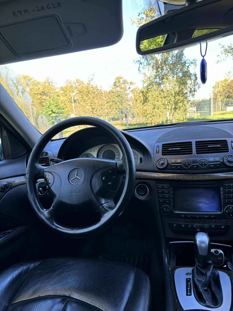 Mercedes Benz E 200 Tomaszów Mazowiecki - zdjęcie 6
