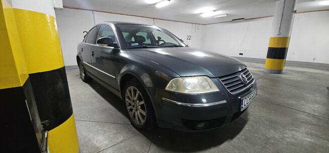 VW PASSAT B5 FL z 2004 roku z silnikiem 2.5 V6 diesel Toruń - zdjęcie 9