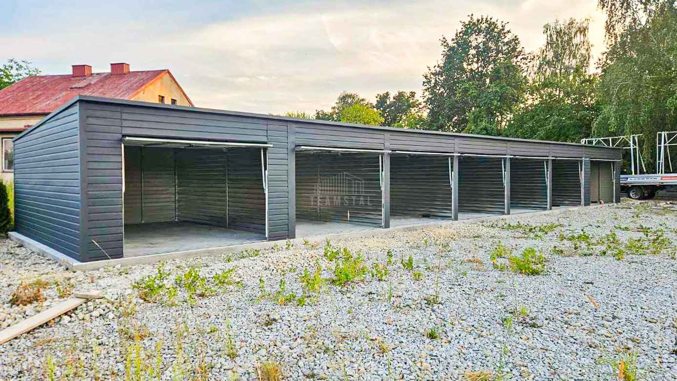Rząd garaży 24x5,5m 7x brama uchylna antyracyt dach spad w tył TS871 Katowice - zdjęcie 5