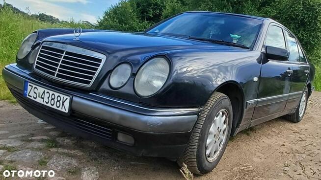 Mercedes-Benz Klasa E 220 D Elegance Szczecin - zdjęcie 3