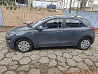 Syndyk sprzeda samochód Kia Rio