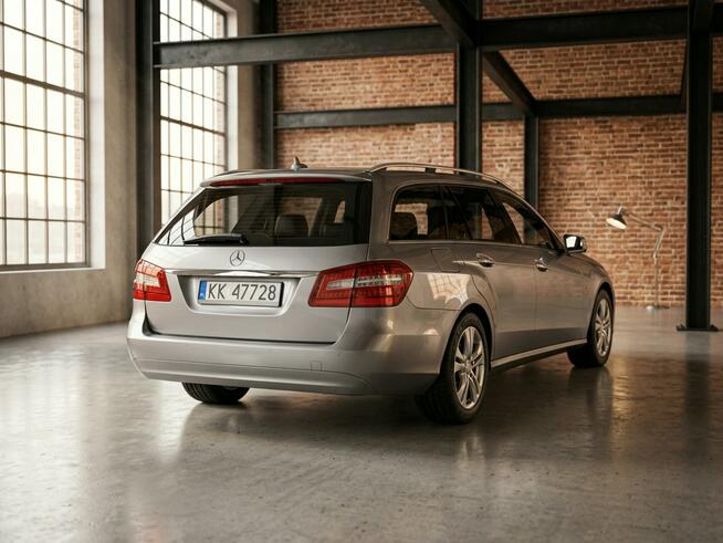 Mercedes E 220 LED Szyberdach Skóry stan bdb Kraków - zdjęcie 6
