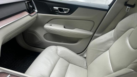 VOLVO S60 BENZYNA 2,0 T6 310KM AWD MOMENTUM PRO Legionowo - zdjęcie 9