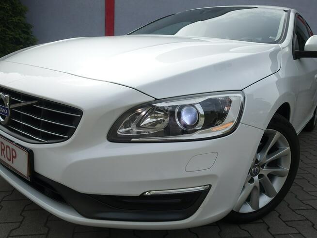 Volvo V60 2,0D Xenon Navi Alu Klimatronik Opłacony D4 VIP Gwarancja Częstochowa - zdjęcie 3