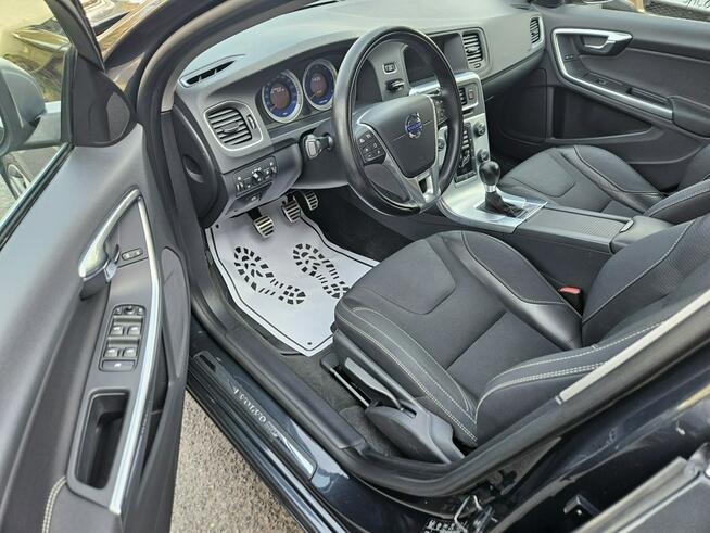 Volvo V60 R-Design* Bardzo Ładne i Zadbane* Rok GWARANCJI Opoczno - zdjęcie 11