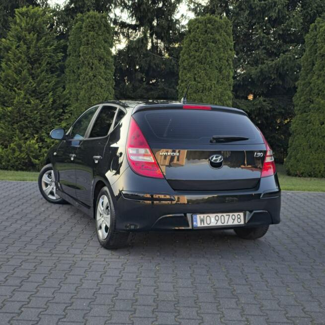 HYUNDAI i30 Benzyna 1.4 109KM Zarejestrowany w Polsce, Klima, Serwis Ostrów Mazowiecka - zdjęcie 10