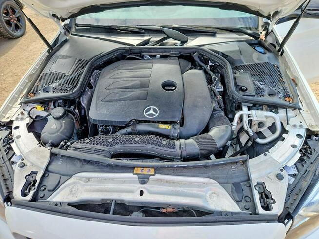 Mercedes C 300 4Matic / pakiet AMG / niski przebieg Warszawa - zdjęcie 11