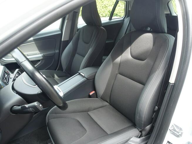 Volvo V60 2,0D Xenon Navi Alu Klimatronik Opłacony D4 VIP Gwarancja Częstochowa - zdjęcie 11