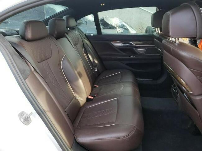 BMW 750 2016, 4.4L, 4x4, porysowany lakier Warszawa - zdjęcie 6