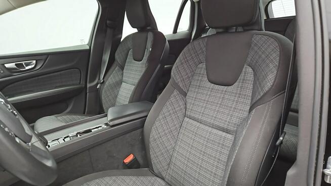 Volvo V60 B Momentum Pro aut ! Z Polskiego Salonu ! Faktura VAT ! Warszawa - zdjęcie 11