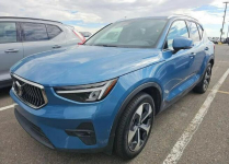 Volvo XC 40 Bogata wersja wyposażenia / AWD / niski przebieg