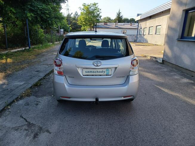 Toyota Verso Bezwypadkowy, 7 osób, stan BDB Janów Lubelski - zdjęcie 12