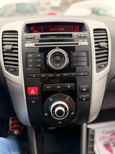 Kia Venga Benzyna_5drzwi_Klima_PodgrzewaneFotele_Zimowki_ Rzekuń - zdjęcie 6
