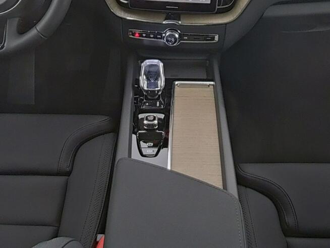 Volvo XC 60 B5(B) AWD Plus Dark *Gwarancja*FV23%* Tychy - zdjęcie 6