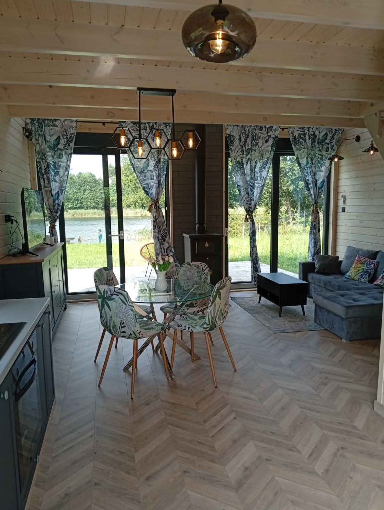 Dom nad jeziorem z linią brzegową prywatny pomost plaża duża działka Lubówiec - zdjęcie 10