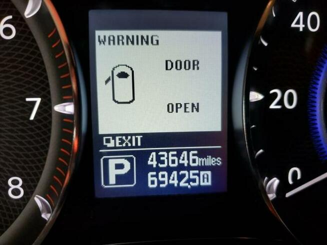 Infiniti QX70 QX80, 2016, 5.6L, 4x4, po gradobiciu Warszawa - zdjęcie 8