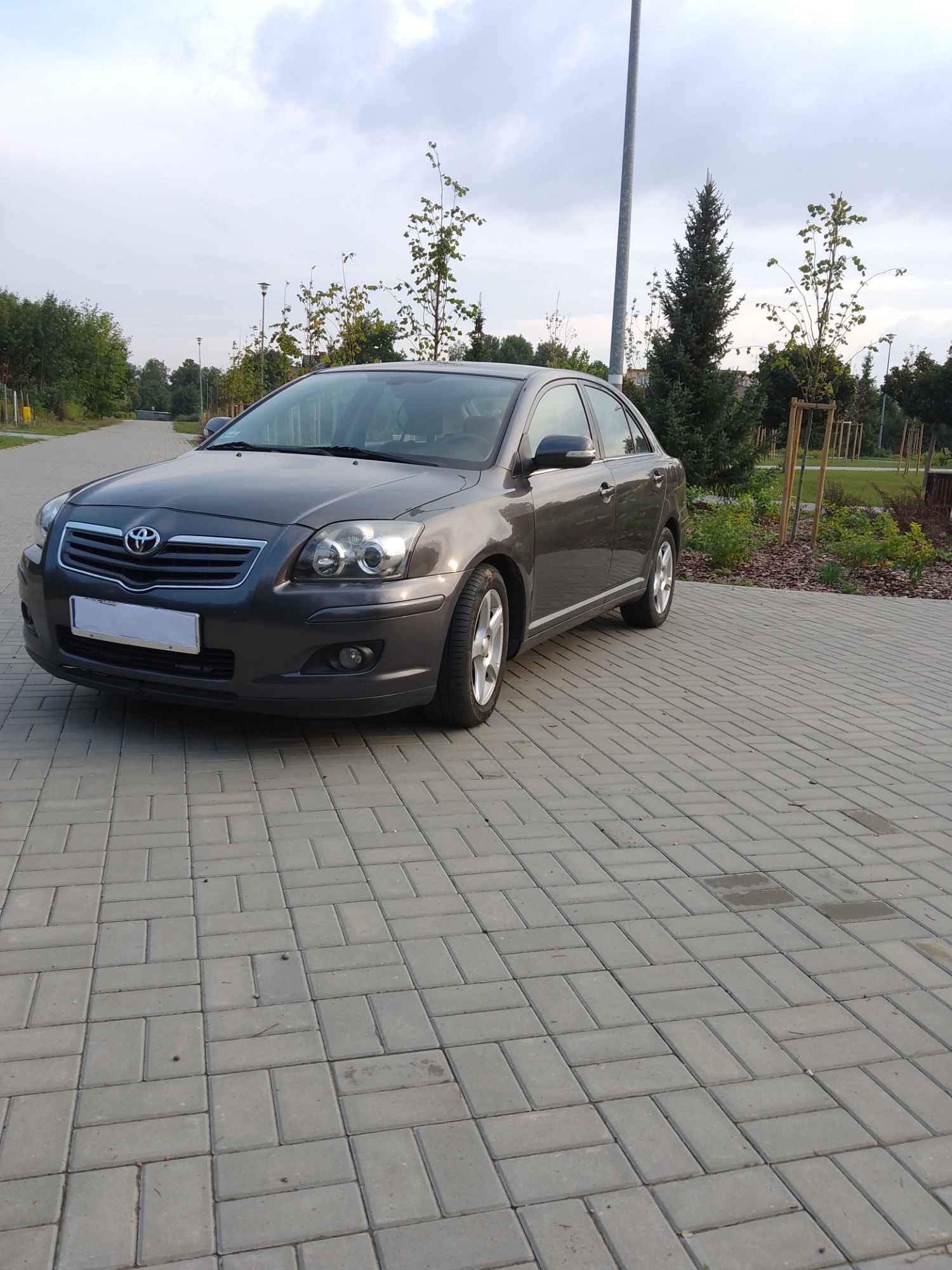 Toyota Avensis 2, 0 diesel Wieniec - zdjęcie 2