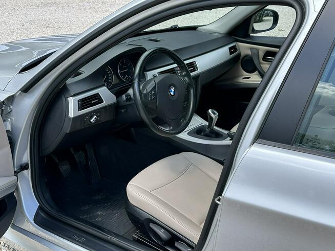 318d 136kM! Manual! Skórzane fotele! Dwustrefowa klimatyzacja! Pęcice - zdjęcie 10