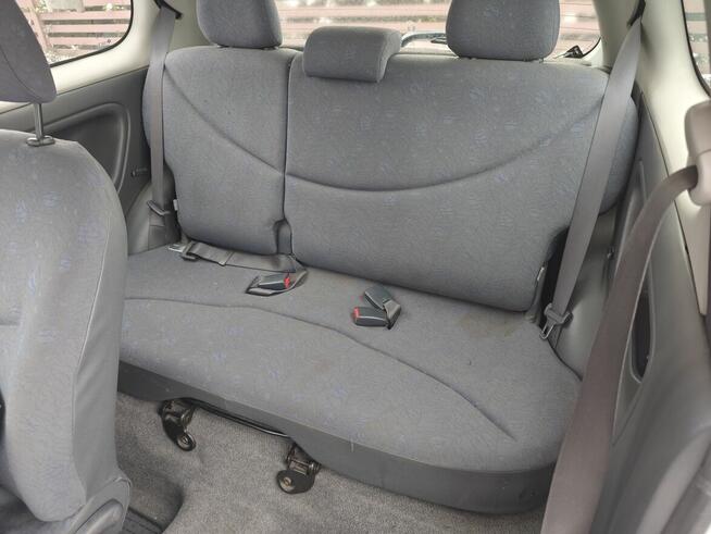 Toyota Yaris 1.0 68KM 2002r Polski Salon Wrocław - zdjęcie 8