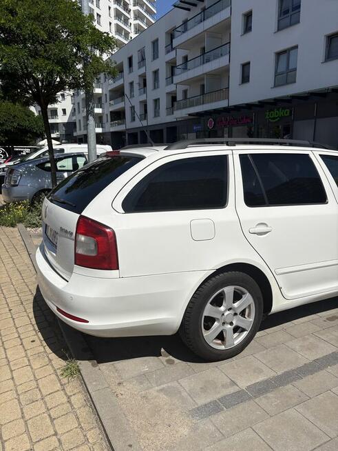 Skoda Octavia 1.9 TDI 2010 Kombi Gdańsk - zdjęcie 11