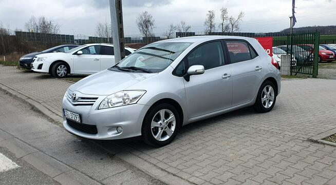 Toyota Auris Klimatronik 2 strefy/6 biegów/Tempomat/Hak/Alufelgi Przyszowice - zdjęcie 2